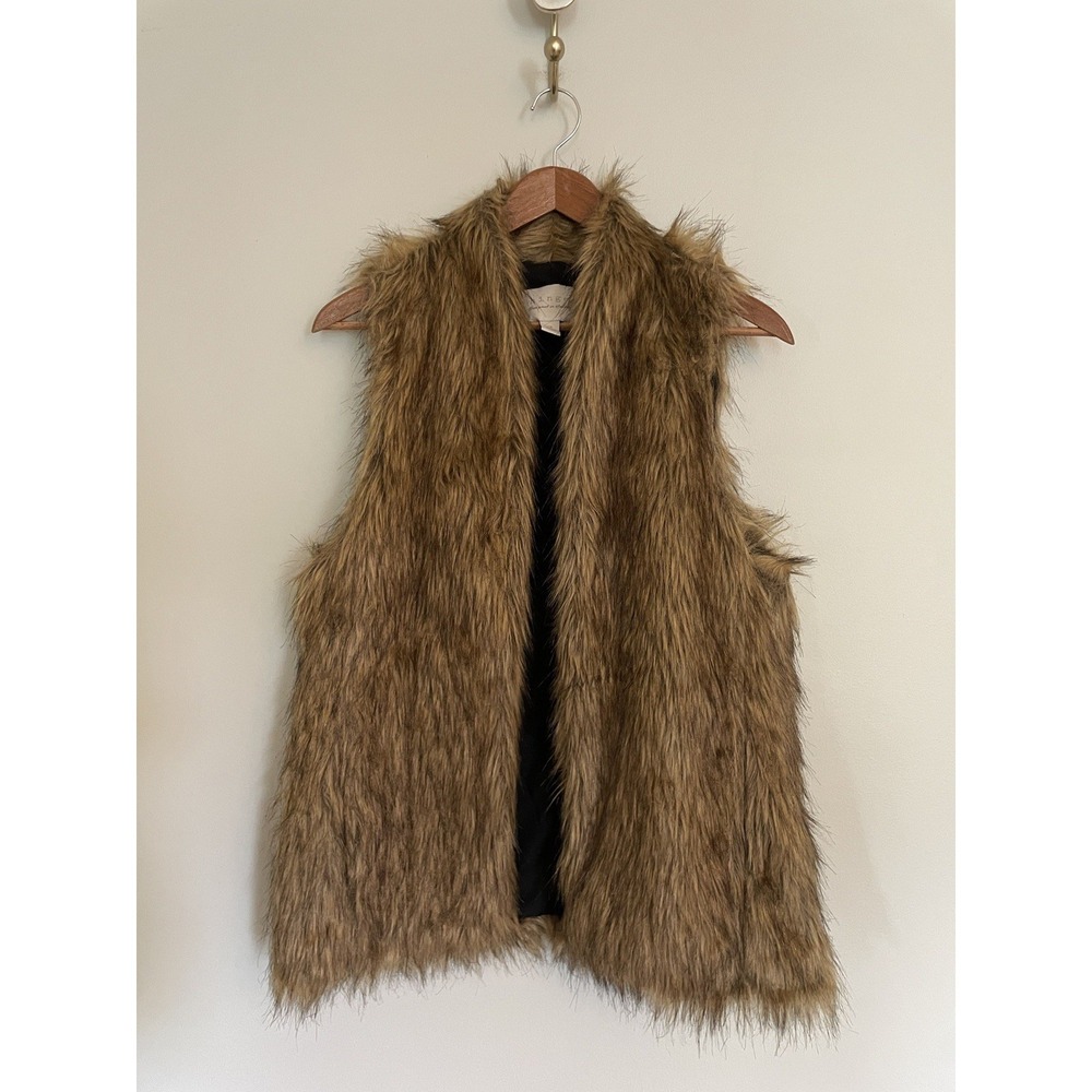 Hinge Designed In Seattle Faux Fur Vest. Size XS. Mob Wife. Old Money